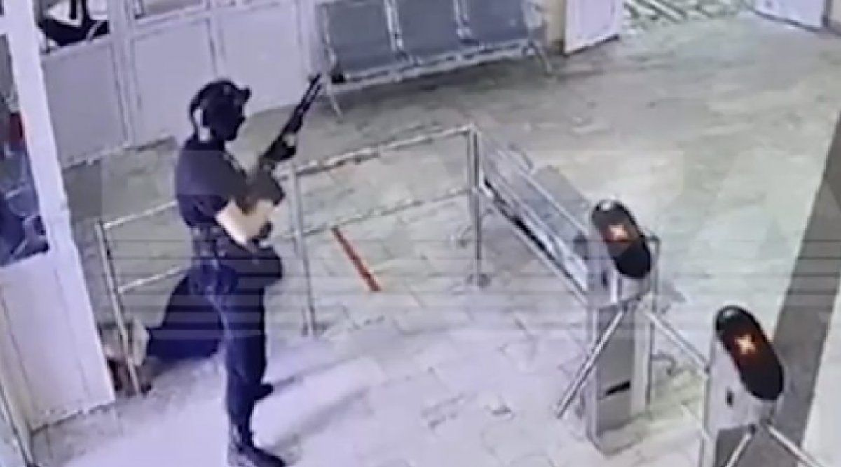 Alumno mató a balazos a 8 personas en una universidad