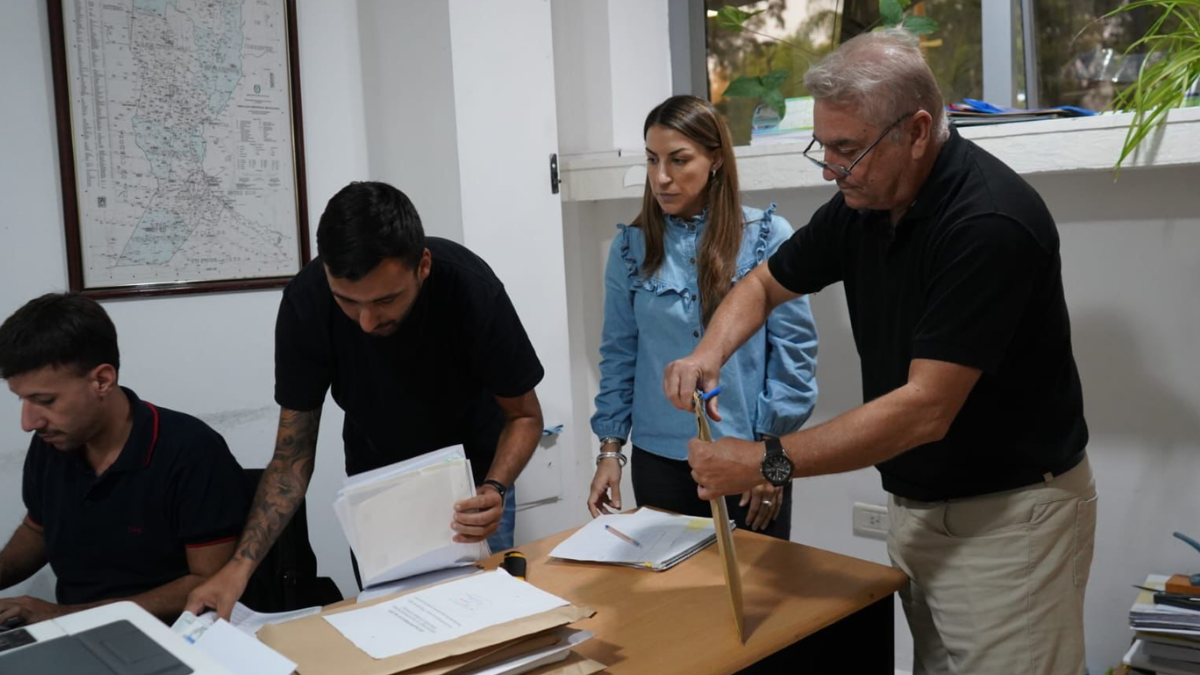 El acto de apertura de los sobres se realizó en la sede central que Vialidad Provincial tiene en la ciudad de Santa Fe. El acto de apertura de los sobres se realizó en la sede central que Vialidad Provincial tiene en la ciudad de Santa Fe.