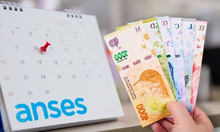 Esta semana comienza el pago del bono de $70.000 parajubilaciones y pensiones mínimas. Esta semana comienza el pago del bono de $70.000 parajubilaciones y pensiones mínimas.