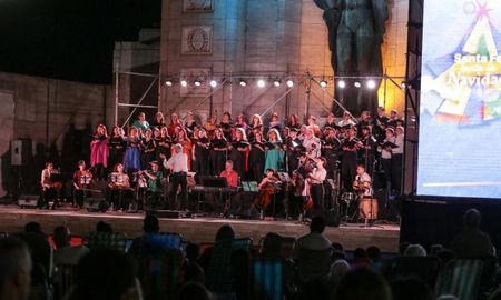 El ciclo Santa Fe Canta la Navidad es una iniciativa del Ministerio de Cultura. El ciclo Santa Fe Canta la Navidad es una iniciativa del Ministerio de Cultura.
