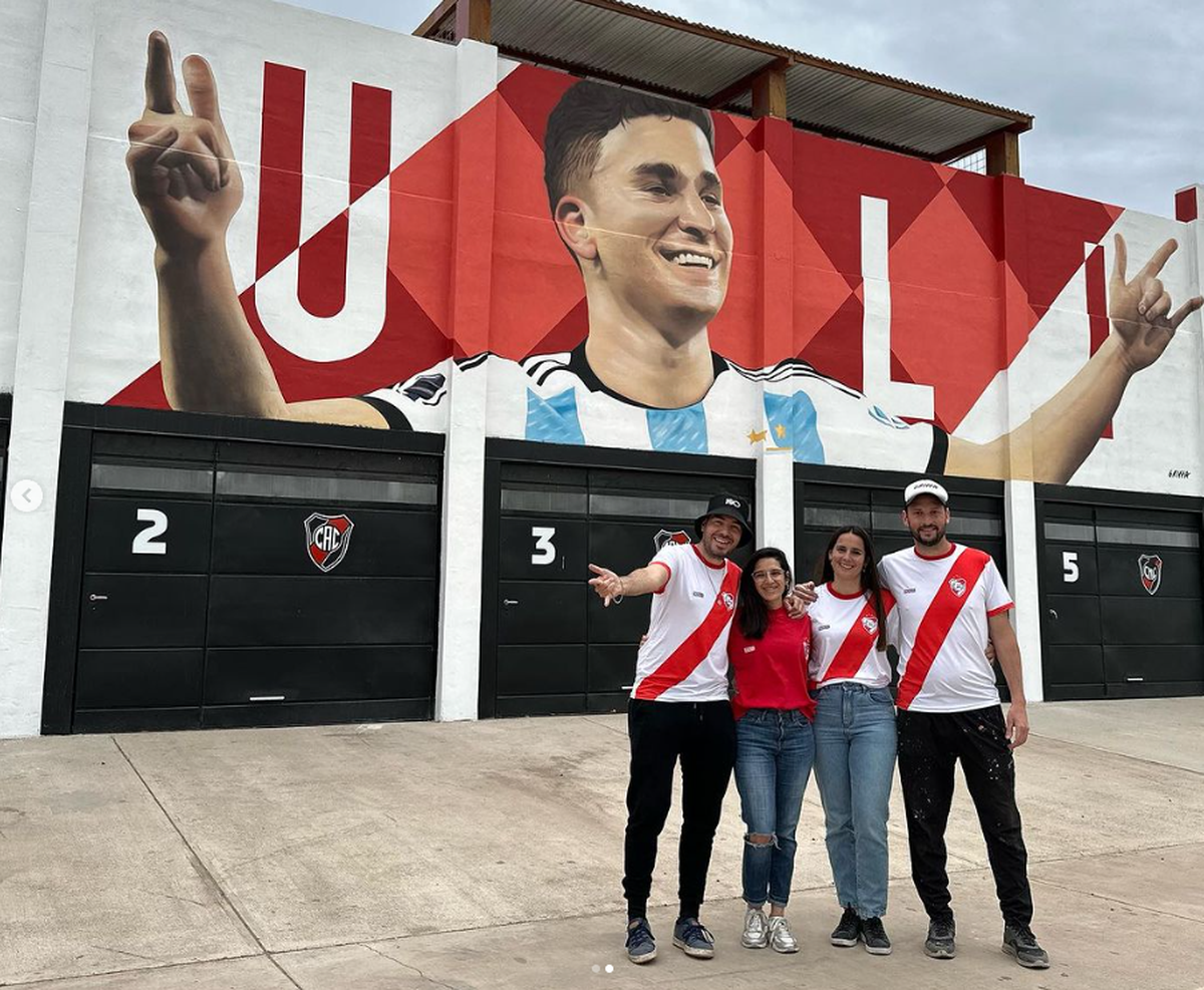 Julián Álvarez ya tiene su gran mural en Calchín. Julián Álvarez ya tiene su gran mural en Calchín.
