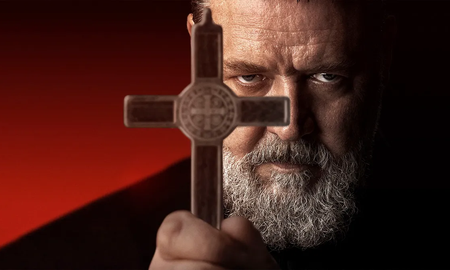 Russell Crowe interpreta al valiente Padre Gabriele Amorth y es el encargado de enfrentar las fuerzas oscuras del demonio. Russell Crowe interpreta al valiente Padre Gabriele Amorth y es el encargado de enfrentar las fuerzas oscuras del demonio.