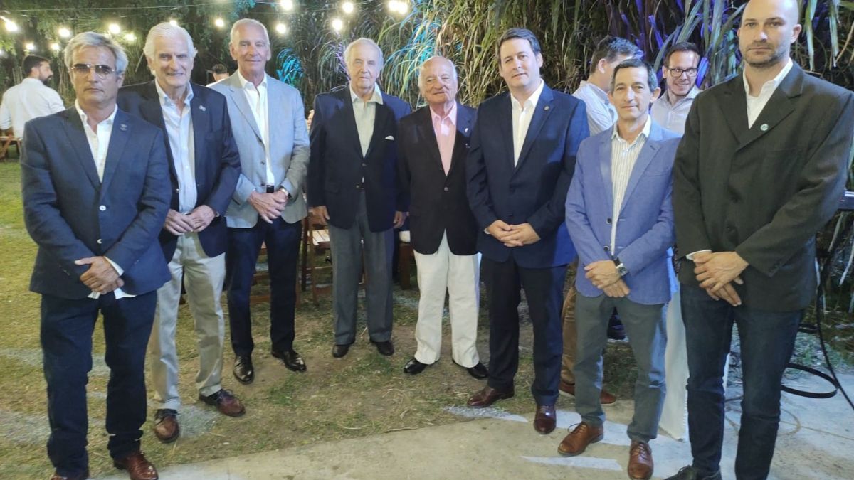 Participaron socios, instituciones amigas, legisladores y funcionarios, entre los que se destacó el Secretario de Agricultura y Ganadería, Ignacio Mántaras (ex presidente de la rural santafesina).