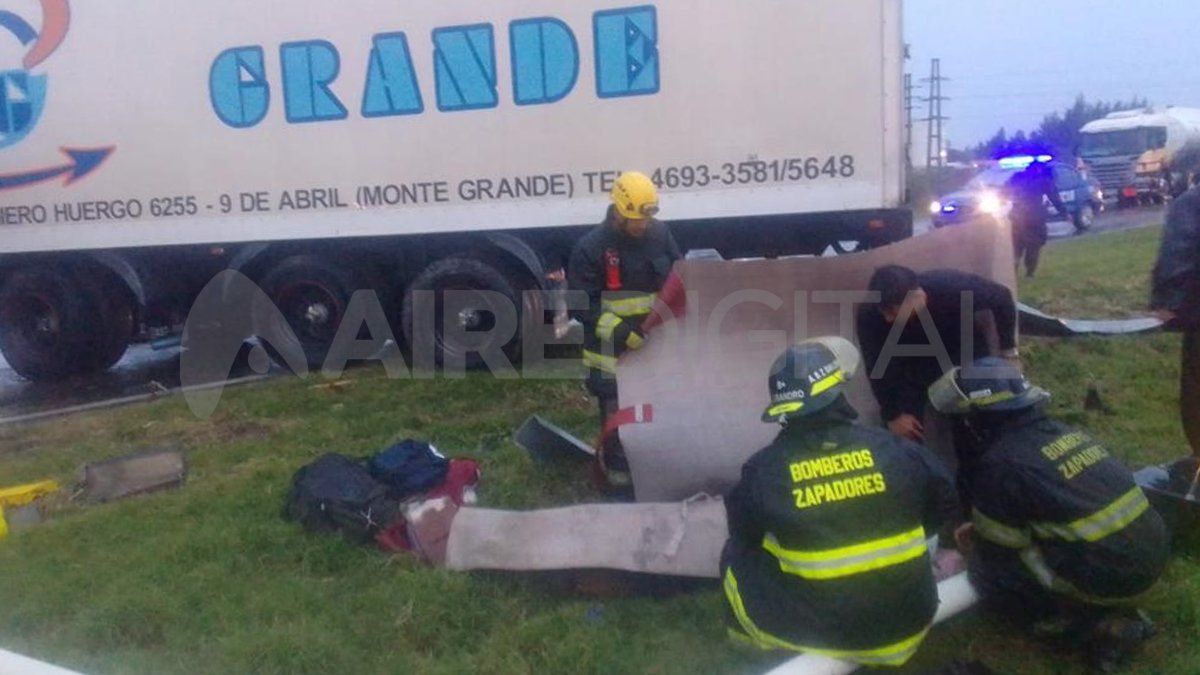 El conductor debió ser hospitalizado de urgencia tras el siniestro. El conductor debió ser hospitalizado de urgencia tras el siniestro.