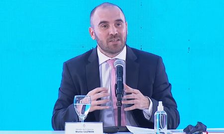 El ministro de Economía, Martín Guzmán, junto al Jefe de Gabinete, Juan Manzur estarán hoy en el Congreso por el acuerdo con el FMI. El ministro de Economía, Martín Guzmán, junto al Jefe de Gabinete, Juan Manzur estarán hoy en el Congreso por el acuerdo con el FMI.