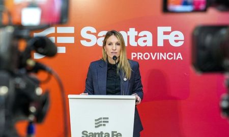 Este viernes, la vocera del Gobierno de Santa Fe, Virginia Coudannes, encabezó una conferencia de prensa en la que repasó distintos temas de la agenda provincial y puso en valor los resultados alcanzados por la gestión en materia de seguridad Este viernes, la vocera del Gobierno de Santa Fe, Virginia Coudannes, encabezó una conferencia de prensa en la que repasó distintos temas de la agenda provincial y puso en valor los resultados alcanzados por la gestión en materia de seguridad