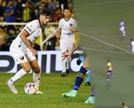 Santiago Pierotti le daba la ventaja al Club Atlético Colón en su partido ante Rosario Central, por la Copa de la Liga.