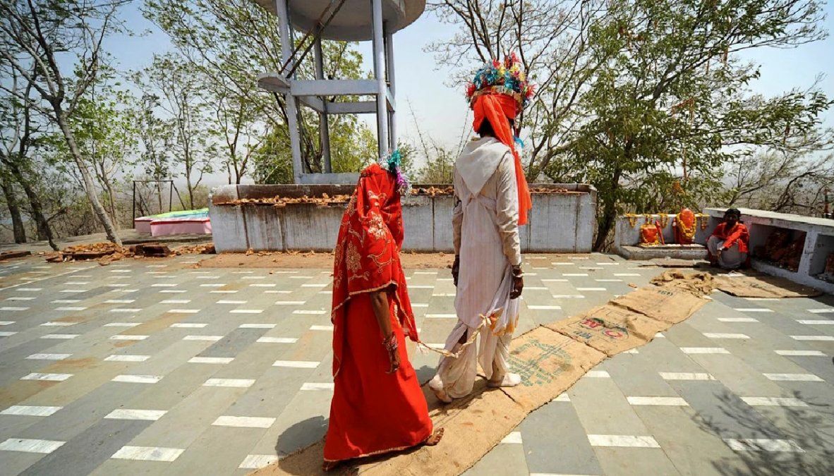 Vendió a su esposa por U$S 2.400 para comprarse un celular