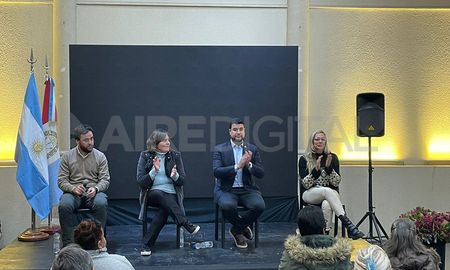 Del acto, participaron el precandidato a gobernador por Juntos Avancemos, Marcos Cleri, y la precandidata a vice, Alejandra Obeid, ambos diputados nacionales, la precandidata a diputada provincia, Jaquelina Balangione. Del acto, participaron el precandidato a gobernador por Juntos Avancemos, Marcos Cleri, y la precandidata a vice, Alejandra Obeid, ambos diputados nacionales, la precandidata a diputada provincia, Jaquelina Balangione.