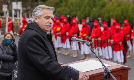Alberto Fernández durante el homenaje a Güemes este jueves en Salta. Alberto Fernández durante el homenaje a Güemes este jueves en Salta.