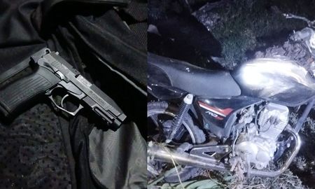 En una zona descampada, ubicada hacia el norte de la autopista Rosario–Santa Fe, se produjo el hallazgo de la motocicleta sustraída. En una zona descampada, ubicada hacia el norte de la autopista Rosario–Santa Fe, se produjo el hallazgo de la motocicleta sustraída.