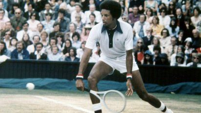 Tenis: Arthur Ashe, el tenista que luchó contra el racismo y derribó las barreras del color