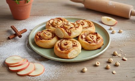 Roll de manzana: la receta fácil para hacer en casa y disfrutar en la merienda. Roll de manzana: la receta fácil para hacer en casa y disfrutar en la merienda.