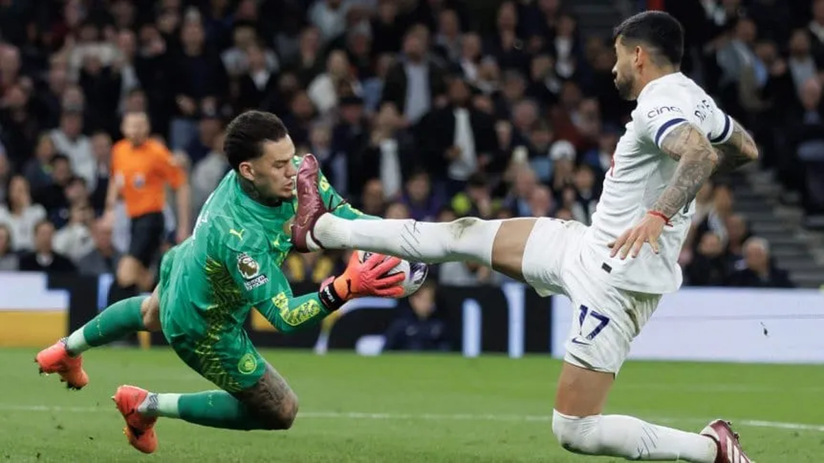 Ederson quedó desafectado de la lista para la Copa América por una fractura en la cuenca del ojo. Ederson quedó desafectado de la lista para la Copa América por una fractura en la cuenca del ojo.