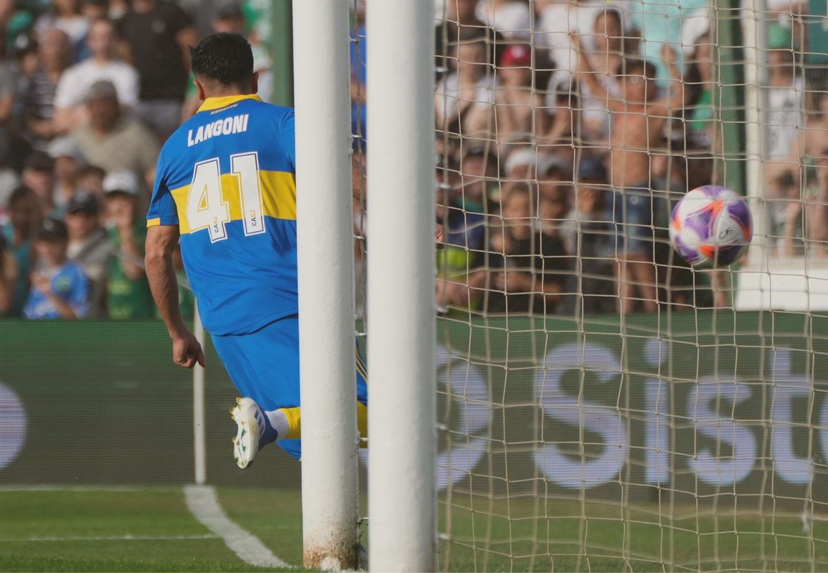 Fecha 25. Boca Juniors le ganó a Sarmiento de Junín y se afianzó como único líder del torneo de la Liga Profesional de Fútbol.