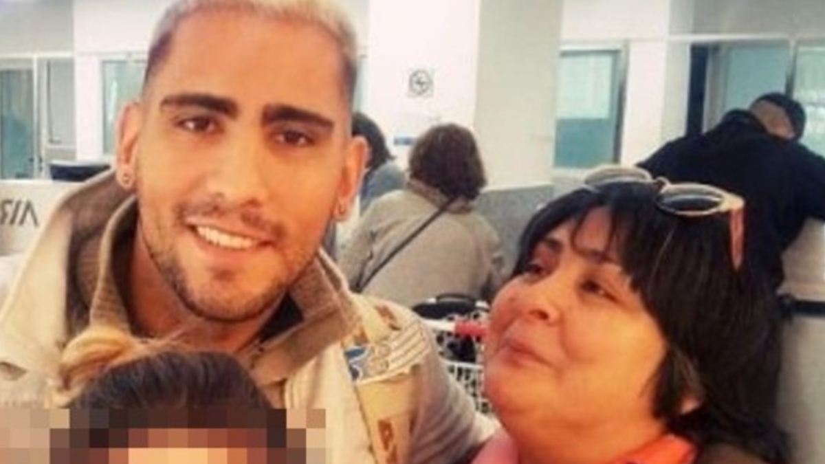 Mauricio Marionsini junto a su madre. Lo buscan por haberla asesinado a Tamara y a la pareja de ésta.