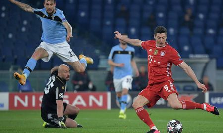 El Bayern Munich fue contundente como visitante y tiene un pie en los cuartos de final. El Bayern Munich fue contundente como visitante y tiene un pie en los cuartos de final.