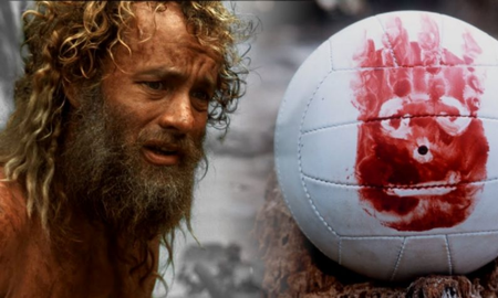 Sin lugar a dudas, uno de los momentos más emotivos de la película Cast Away (conocida en español como Náufrago) es en el que encontramos al personaje de Tom Hanks llorando desconsolado de dolor cuando su amada compañera de la isla desierta, Wilson (una pelota de voleibol), se aleja en el agua. Sin lugar a dudas, uno de los momentos más emotivos de la película Cast Away (conocida en español como Náufrago) es en el que encontramos al personaje de Tom Hanks llorando desconsolado de dolor cuando su amada compañera de la isla desierta, Wilson (una pelota de voleibol), se aleja en el agua.