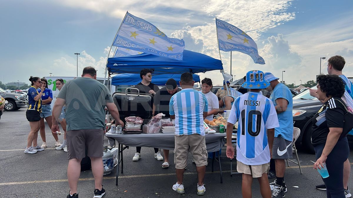 El asado no pudo faltar en la previa de Argentina ante Canadá.
