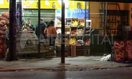 Una balacera contra una verdulería de barrio Tiro Suizo que dejó como saldo un muerto y dos empleadas heridas. Una balacera contra una verdulería de barrio Tiro Suizo que dejó como saldo un muerto y dos empleadas heridas.