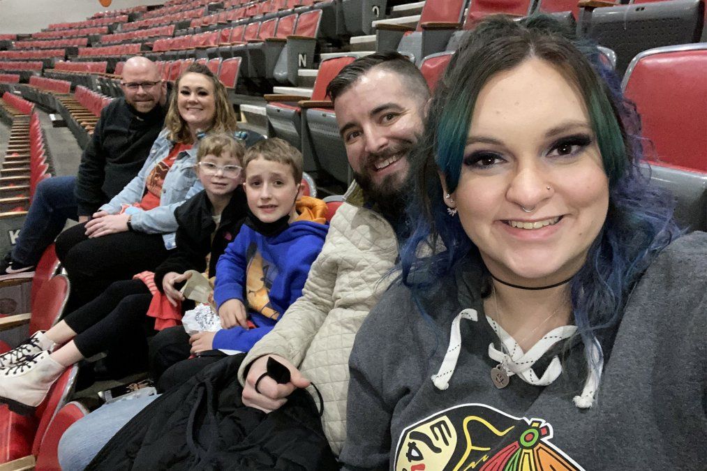 Dos parejas que practican el poliamor tuvieron hijos entre los cuatro: No importa quién es el padre