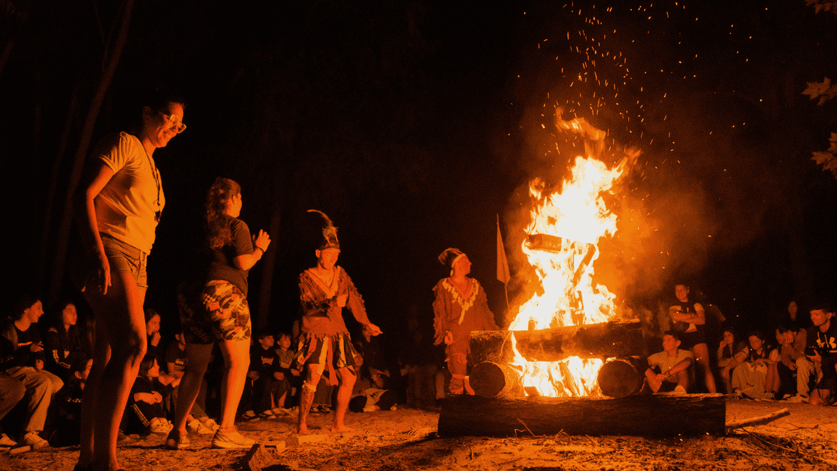 Rituales de fuego para compartir con los egresados en Tigre. Rituales de fuego para compartir con los egresados en Tigre.
