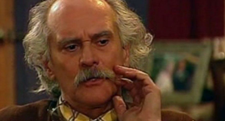 El abuelito de las hermanas Elizondo estará acompañándolas.