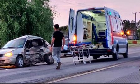 Así quedó el Chevrolet corsa en el que iban las dos víctimas fatales. Así quedó el Chevrolet corsa en el que iban las dos víctimas fatales.