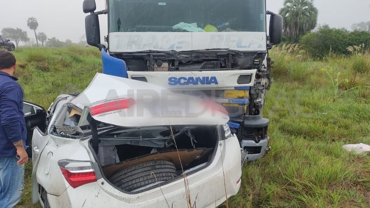 El fuerte choque dejó como saldo un hombre y una mujer de 44 fallecidos, oriundos de Resistencia, Chaco.