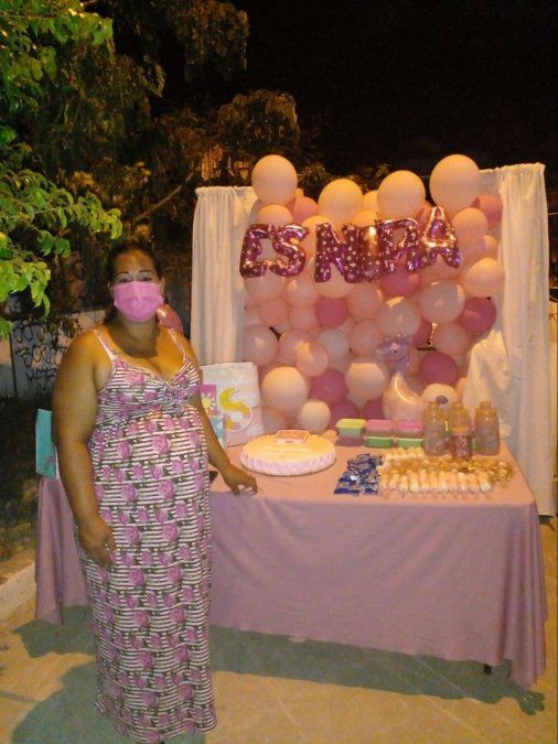 Una mujer organizó un baby shower, no fue nadie.