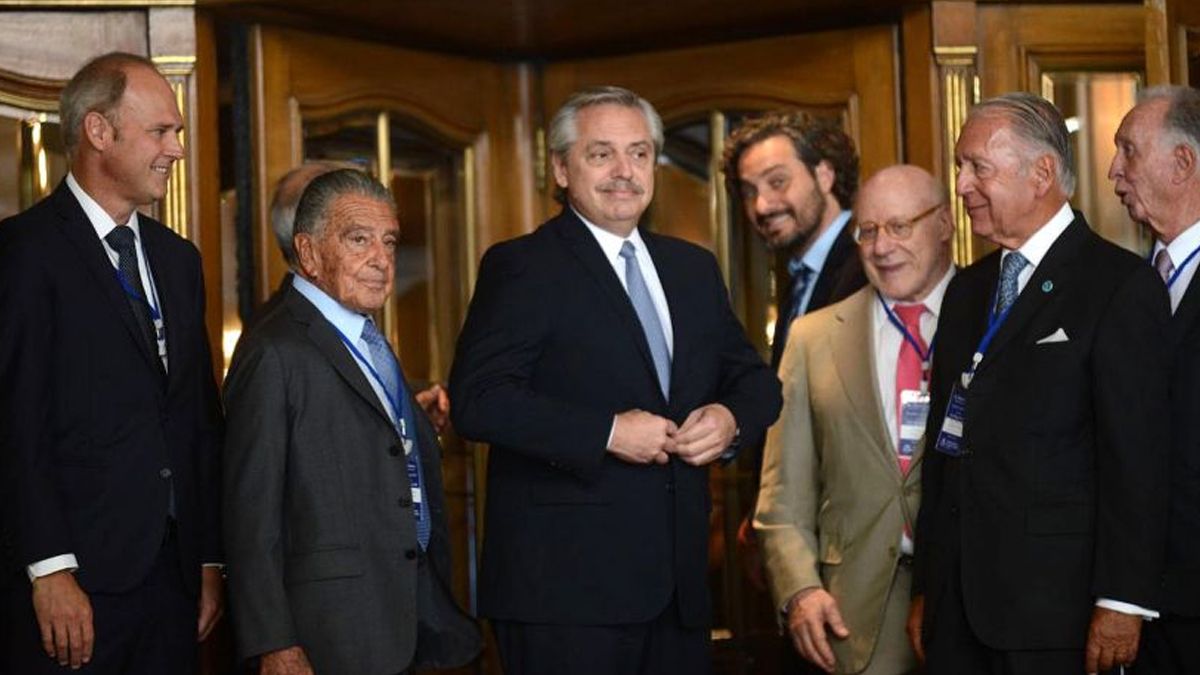 Alberto Fern&aacute;ndez con empresarios de CICYP en el hotel Alvear dela ciudad de Buenos Aires.&nbsp;Foto: PABLO CUARTEROLO
