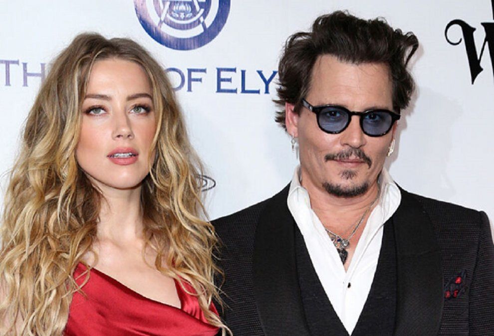 Noticia en donde Amber Heard confiesa que golpeó a Johnny Depp se hace viral.