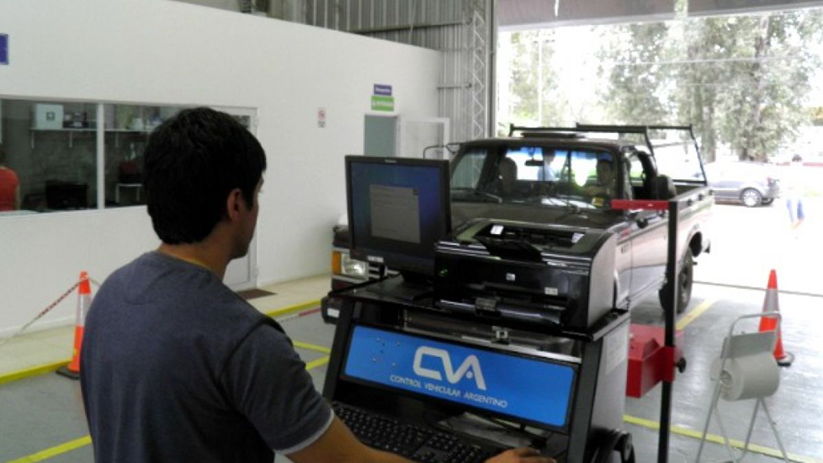 La Revisión Técnica Vehicular se puede hacer en cualquiera de los centros de la provincia de Santa Fe. Lo único necesario es que el vehículo esté radicado en la provincia. Cabe destacar que este servicio depende de la APSV.