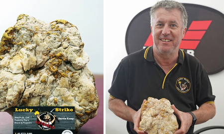 un hallazgo sorprendente en australia: encontro una piedra sucia y se hizo millonario un hallazgo sorprendente en australia: encontro una piedra sucia y se hizo millonario
