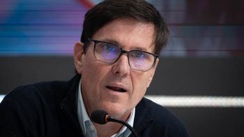 La reunión paritaria particular docente fue encabezada por los ministros de Educación, José Goity; de Economía, Pablo Olivares; y de Trabajo, Empleo y Seguridad Social, Roald Bascolo.