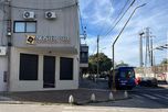 Según trascendió, los ladrones ingresaron por el techo de la empresa y fueron hasta donde se encontraba el dinero.&nbsp;