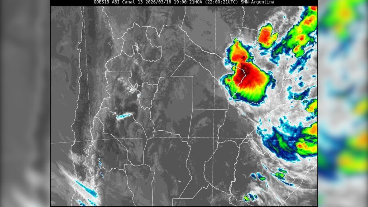 La imagen satelital muestra la nubosidad dispersa sobre la provincia de Santa Fe y el desarrollo de sistemas de tormentas en la región. La imagen satelital muestra la nubosidad dispersa sobre la provincia de Santa Fe y el desarrollo de sistemas de tormentas en la región.
