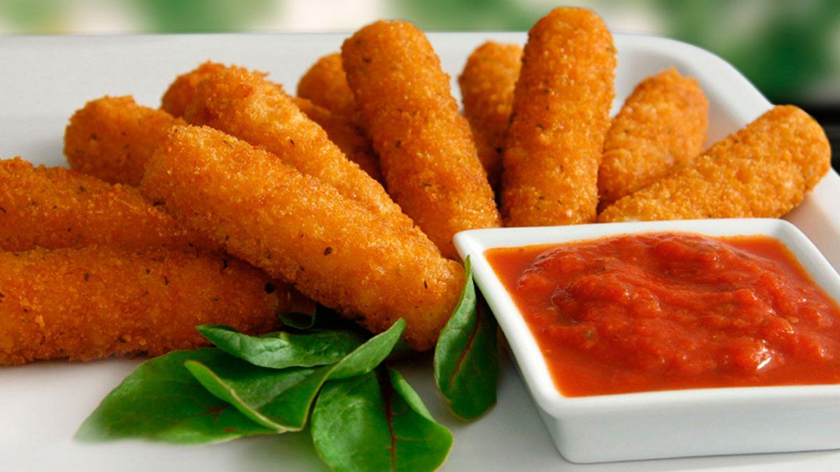 Cómo hacer bastones de queso.