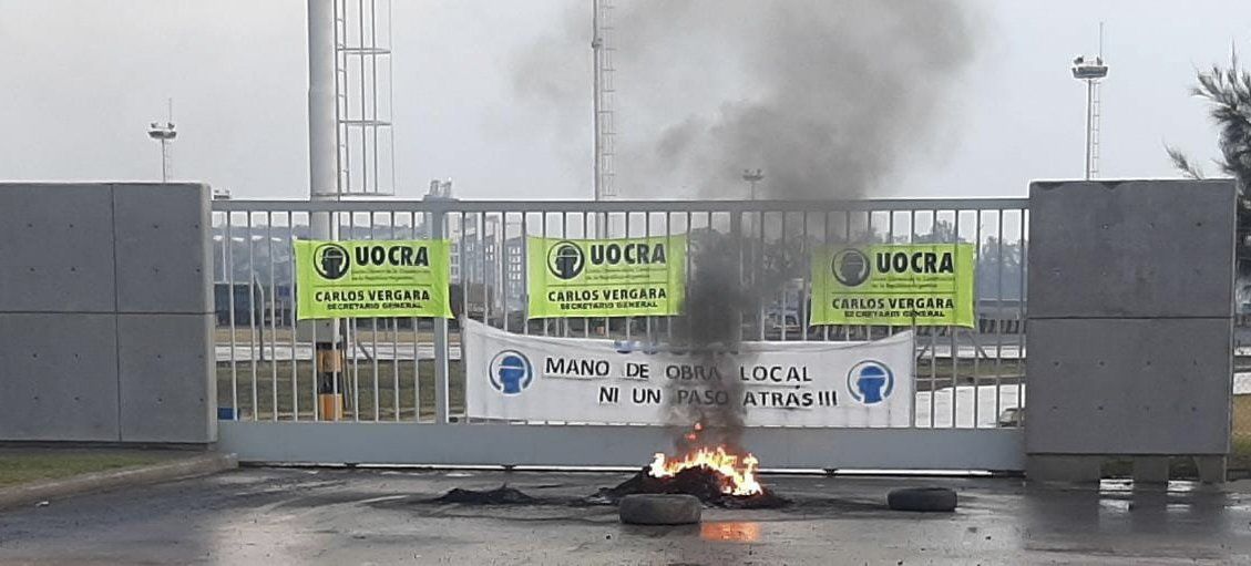 Más de una decena de terminales portuarias santafesinas debieron paralizar sus actividades debido a piquetes realizados por el gremio de la construcción