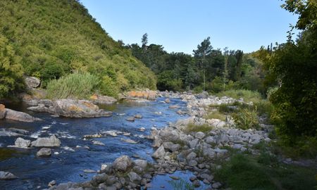Escapada al paraje de Córdoba donde el río, los senderos y la calma se combinan. Escapada al paraje de Córdoba donde el río, los senderos y la calma se combinan.