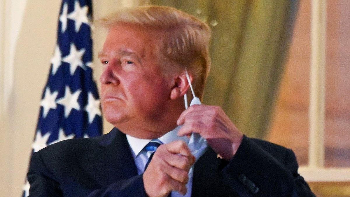 Donald Trump quiere vacunar a la población con dosis nacionales.