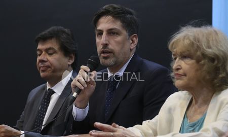 El ministro Nicolás Trotta enunció el resultado del acuerdo en una conferencia de prensa. El ministro Nicolás Trotta enunció el resultado del acuerdo en una conferencia de prensa.