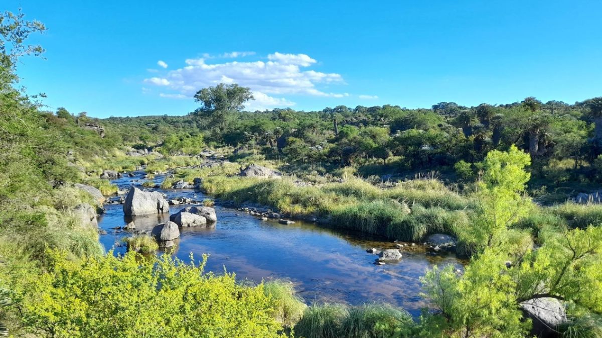 Escapada a un pequeño pueblo de Córdoba con arroyos, cascadas y tradiciones