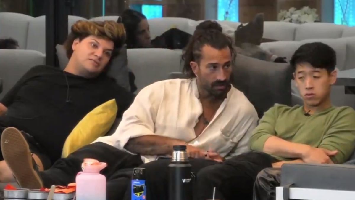 Los participantes de Gran Hermano, tras la salida de Williams. Los participantes de Gran Hermano, tras la salida de Williams.