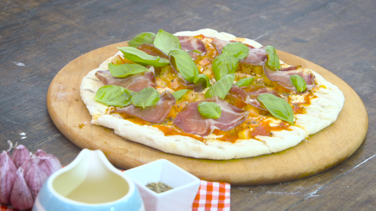 La pizza a la parrilla es un plato delicioso y fácil de preparar en casa con ingredientes que seguramente tenés. La pizza a la parrilla es un plato delicioso y fácil de preparar en casa con ingredientes que seguramente tenés.
