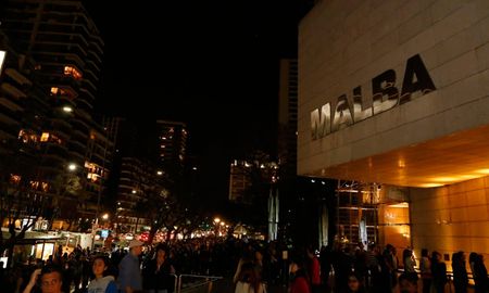 los museos se iluminan por una noche como accion simbolica para recordar el rol de esos espacios los museos se iluminan por una noche como accion simbolica para recordar el rol de esos espacios