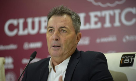 Krank Kudelka es el principal candidato para dirigir Huracán. Krank Kudelka es el principal candidato para dirigir Huracán.