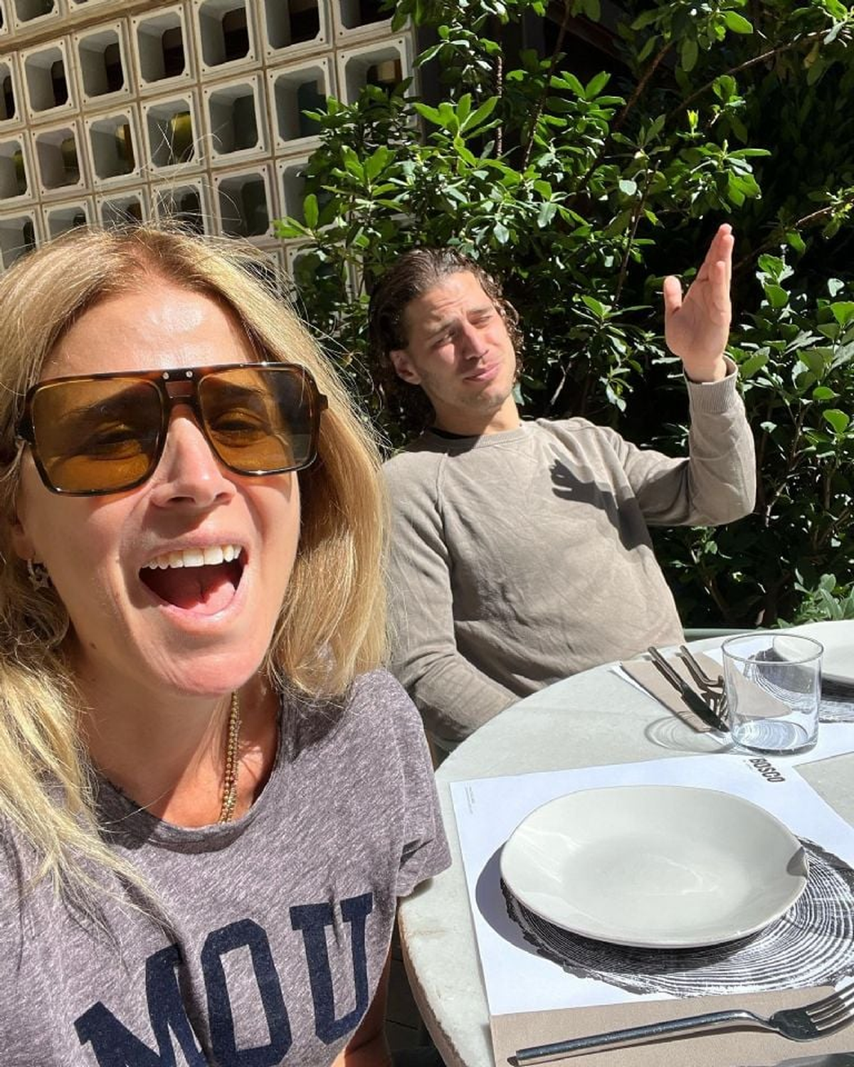 Madre e hijo en vacaciones. Madre e hijo en vacaciones.