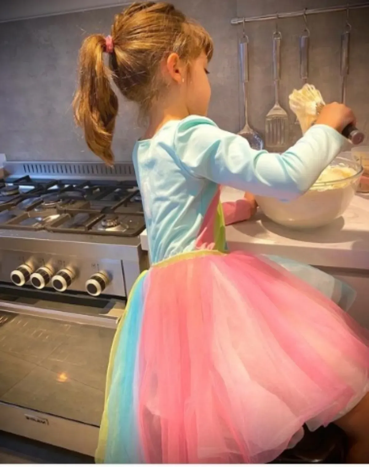 Catalina, Amanda y Santa son las tres hijas del conductor.