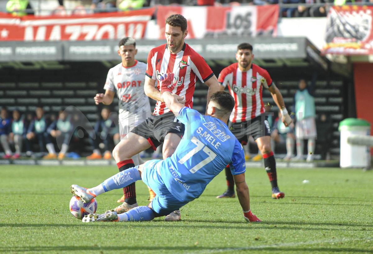 El Club Atlético Unión cayó por 1-0 con&nbsp;Estudiantes y acumuló su tercera derrota consecutiva en la Liga Profesional de Fútbol.&nbsp;